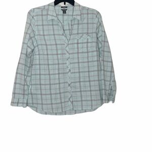 𝅺eddie BAUER light green buttoned down shirt . SZ L